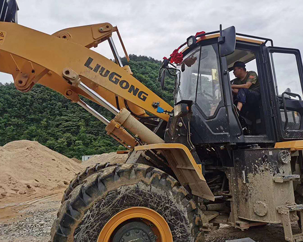 裝載機電子秤的疑問解答