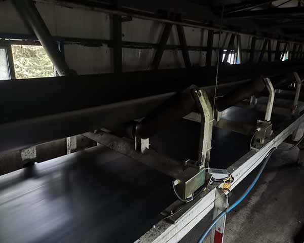 電子皮帶秤經(jīng)常跑偏是什么原因？