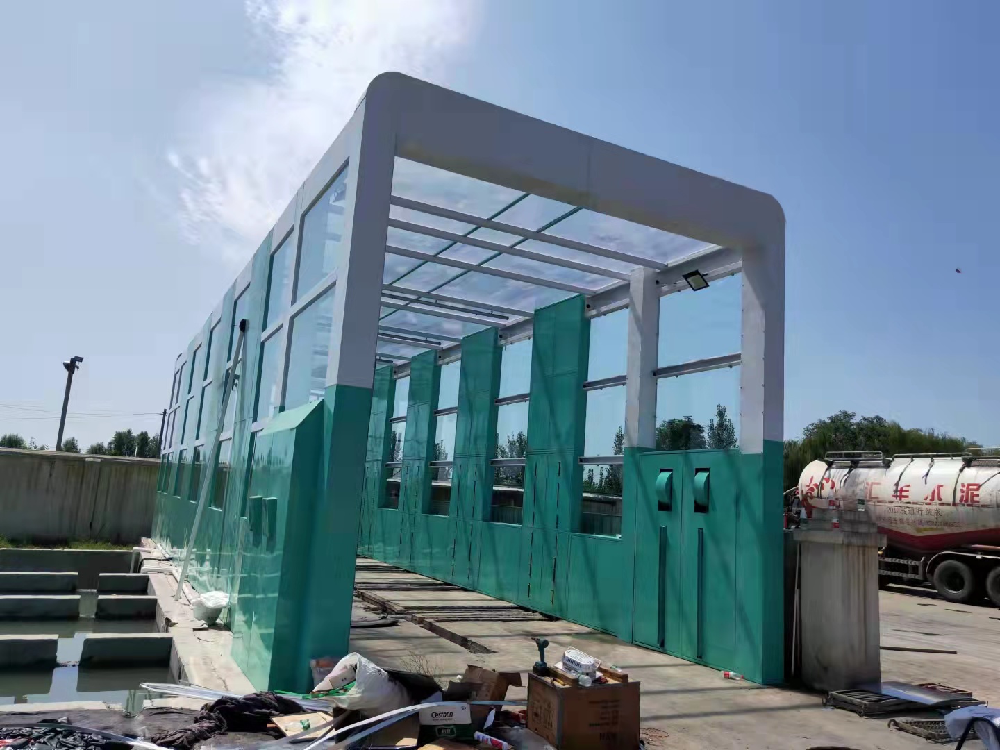 濟源18米龍門洗車機帶風(fēng)干加烘干設(shè)備(圖2) 濟源龍門洗車機,18米龍門洗車機