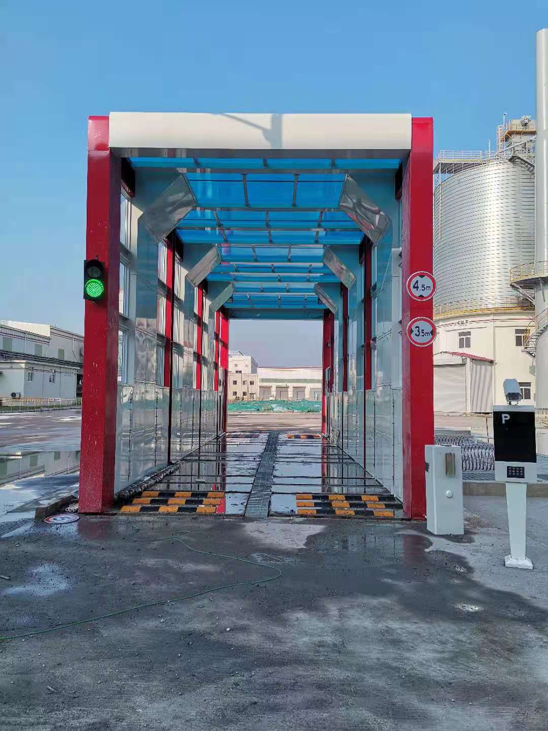 唐山18米龍門洗車機帶風干烘干系統(tǒng)(圖3) 18米龍門洗車機,洗車機廠家