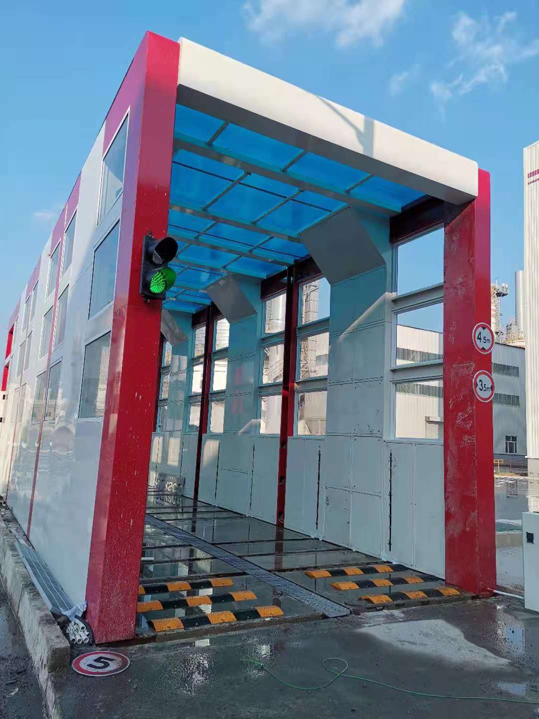 唐山18米龍門洗車機帶風干烘干系統(tǒng)(圖1) 18米龍門洗車機,洗車機廠家